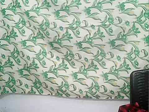 Juicy_69xx on StripChat