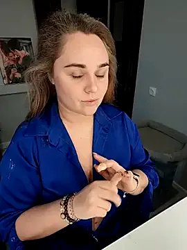 Juicy_PeachLux on StripChat