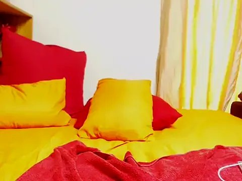 Juicyasss35xx on StripChat