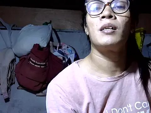 Freechat juicycum069 on StripChat