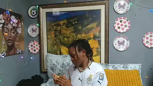 JuicyEbonyGoddess on StripChat