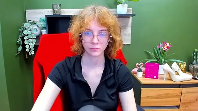 juicyPenny on StripChat