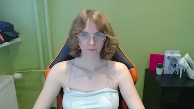 juicyPenny on StripChat