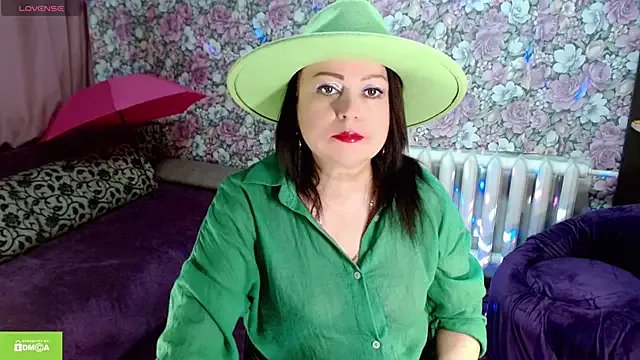 Julia-ru on StripChat