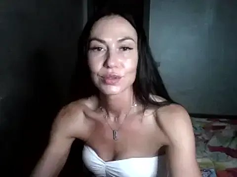 JulianaGold1 on StripChat