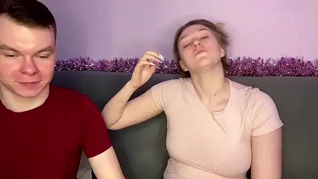 julielourens on StripChat