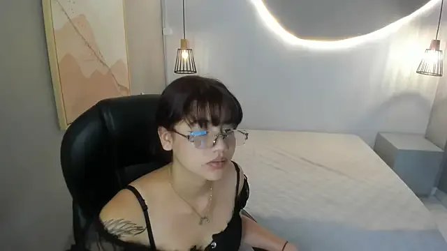 Julieth_brown_ on StripChat