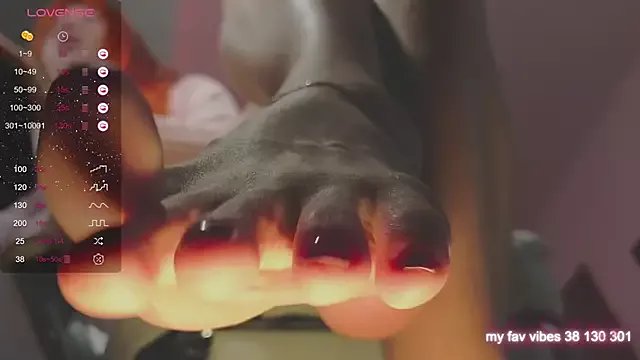 Juliette_Sunshine on StripChat