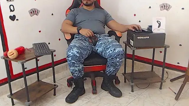 KalethBigDick on StripChat