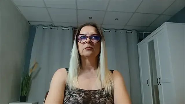 KamilaDua — Freechat on StripChat