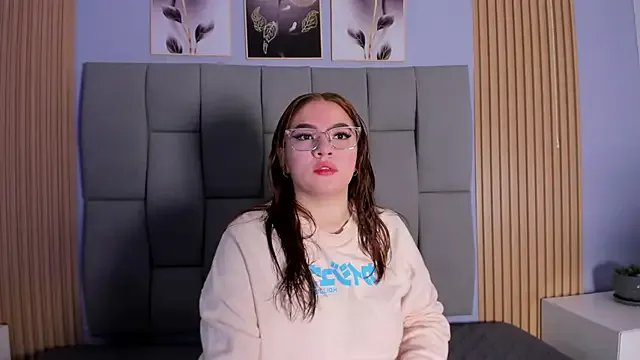 Kandyfrees_ on StripChat