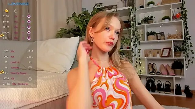 Freechat Kara_smalltits on StripChat