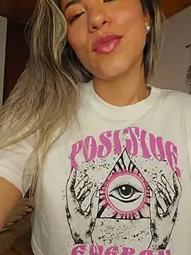 Karen_San_Miguel on StripChat