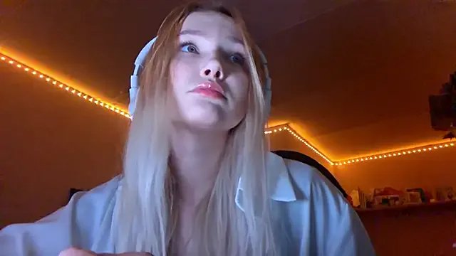 Freechat KarinRobertson on StripChat