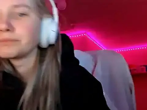 Freechat KarinRobertson on StripChat