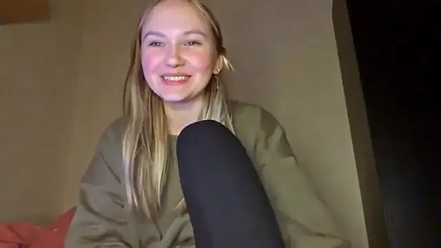 Freechat KarinRobertson on StripChat