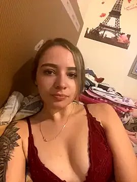 karla-thomsom10 on StripChat