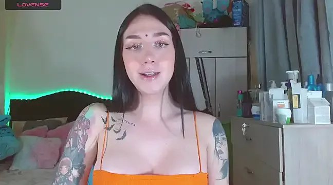 karla_zambrano on StripChat