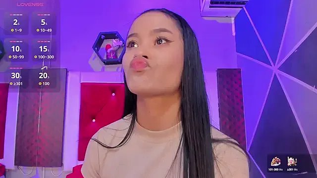 Karoll014 on StripChat