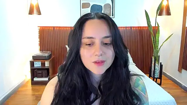 KatherineBond on StripChat