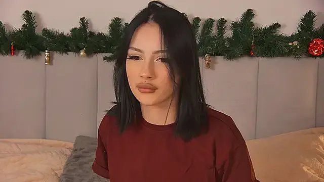 KatieRouge__ on StripChat