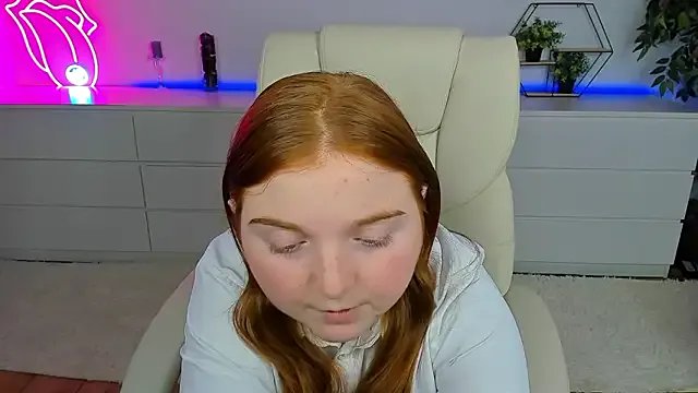 KattyRose8 on StripChat