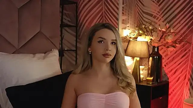 KatyaBelle on StripChat