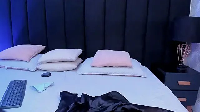 Freechat kaylaadams7 on StripChat