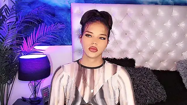 Freechat Keira_Fox31 on StripChat