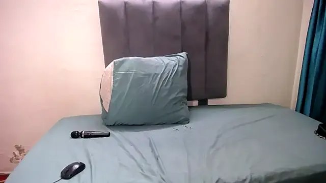 Kelly-001 on StripChat