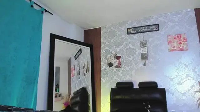 kelly_thomson on StripChat