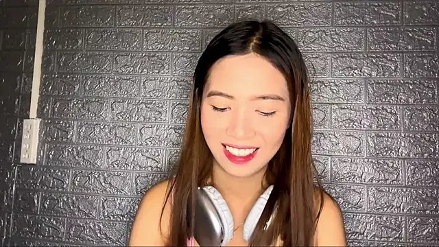 KelsieThie — how about show my feet???