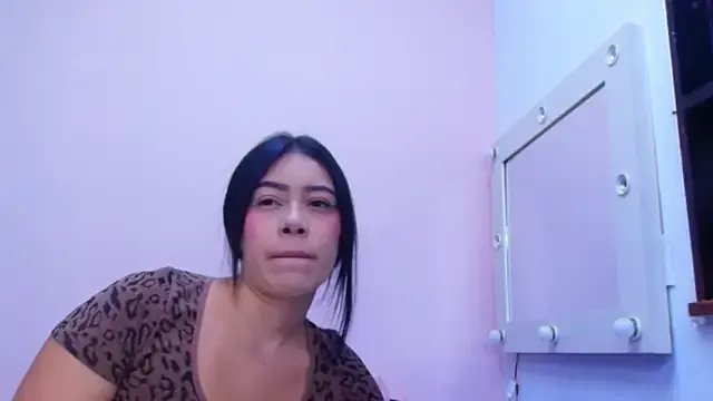 kendal_rossi on StripChat