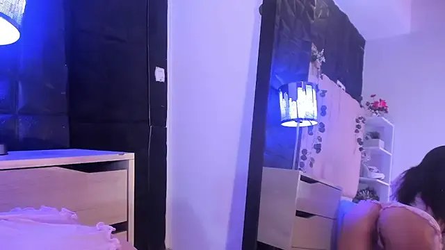 kendall_saenz — kiss cam