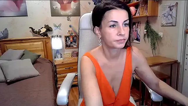 Kendra_Mom on StripChat