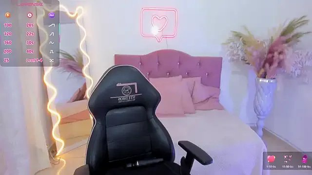 kendra_tay on StripChat