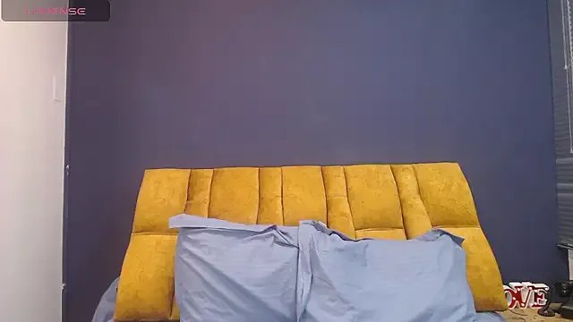 KendraaSimons on StripChat