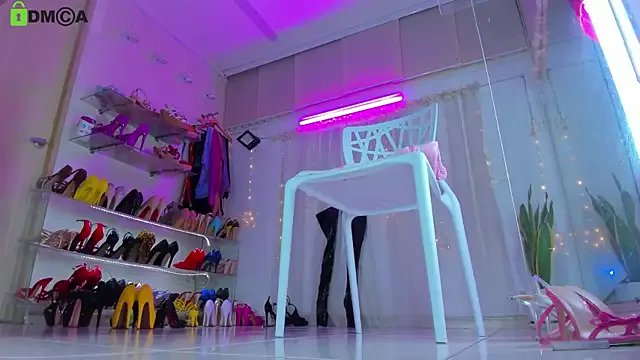 kendrarioss on StripChat