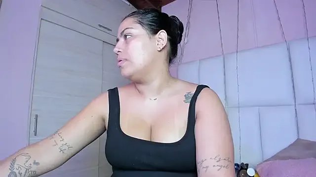 kiana_cream on StripChat