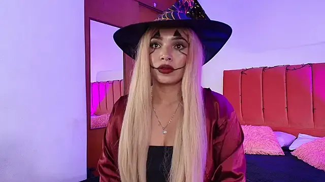 Kiaraa88 on StripChat