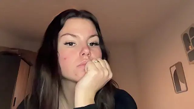 kiaraaaa75 — Freechat on StripChat