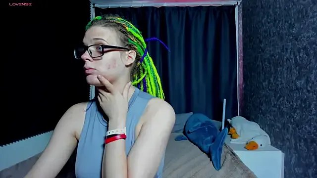 KIKI_Krash on StripChat