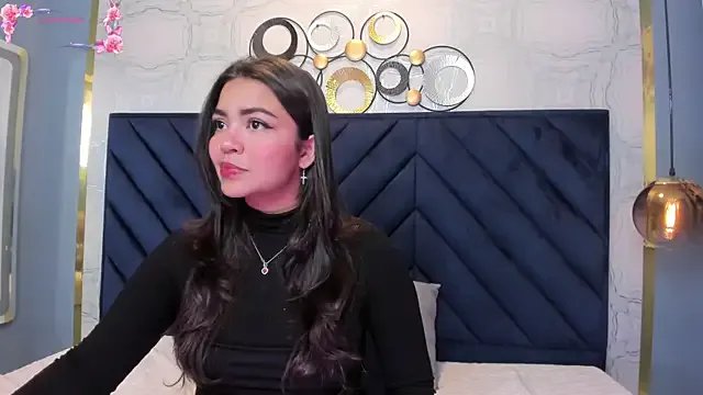 KimDevinne on StripChat