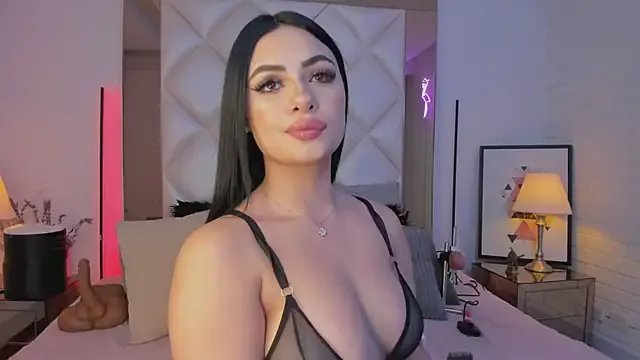 KimRoussee on StripChat