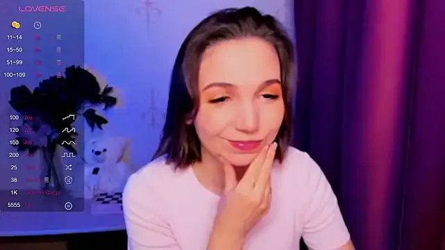 KindHazelHere_ on StripChat