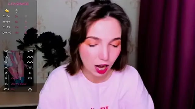 KindHazelHere_ on StripChat