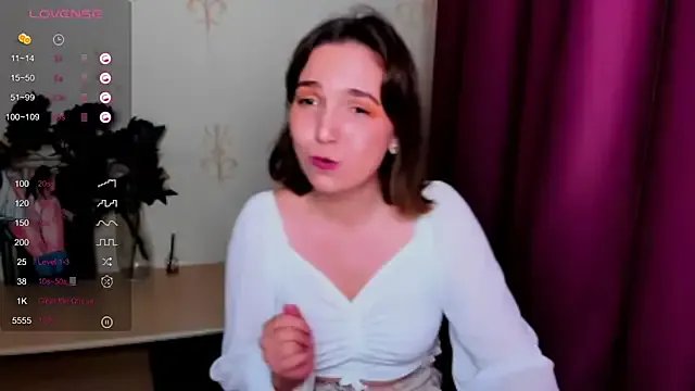 KindHazelHere_ on StripChat