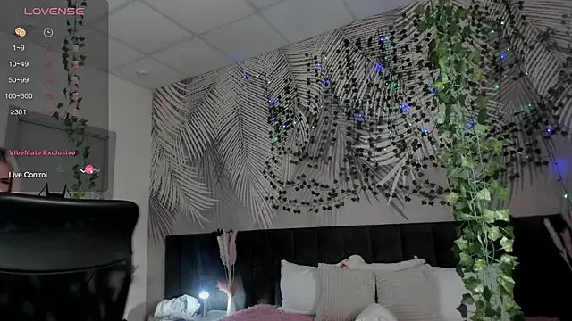 Kira_Key on StripChat