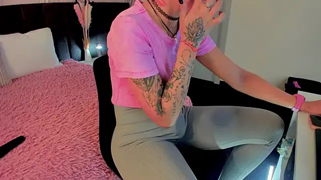 Kira_Key on StripChat