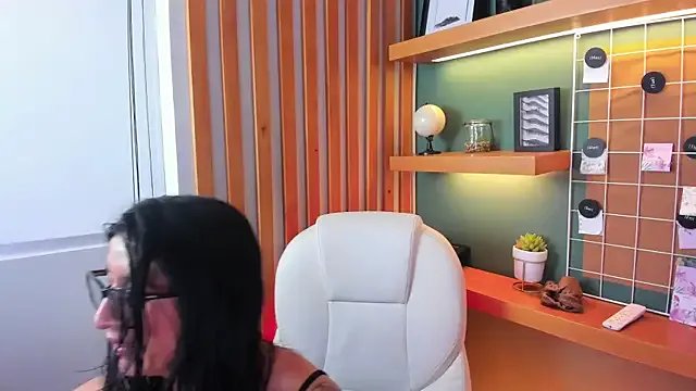 Freechat kira_moon__ on StripChat